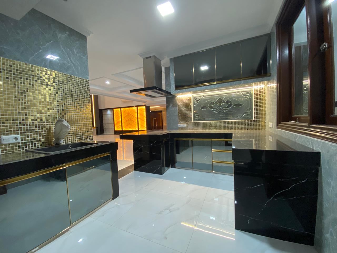 Sewa rumah di Pondok Indah dengan Pool, Pondok Pinang, Kebayoran