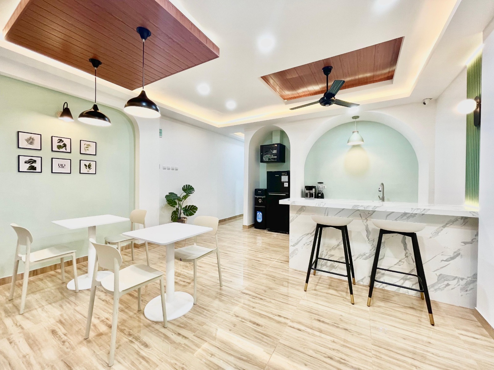 Jual b u kost startegis tepat didepan stasiun Mrt di Taman Sari