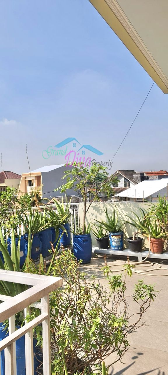 RUMAH DI PERUM VILLA TAMAN KARTINI