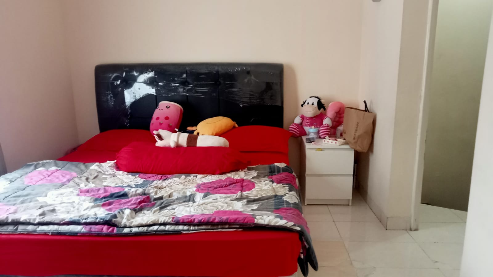 BU rumah Raffles hills Cibubur semi furnish Kawasan lengkap fasi