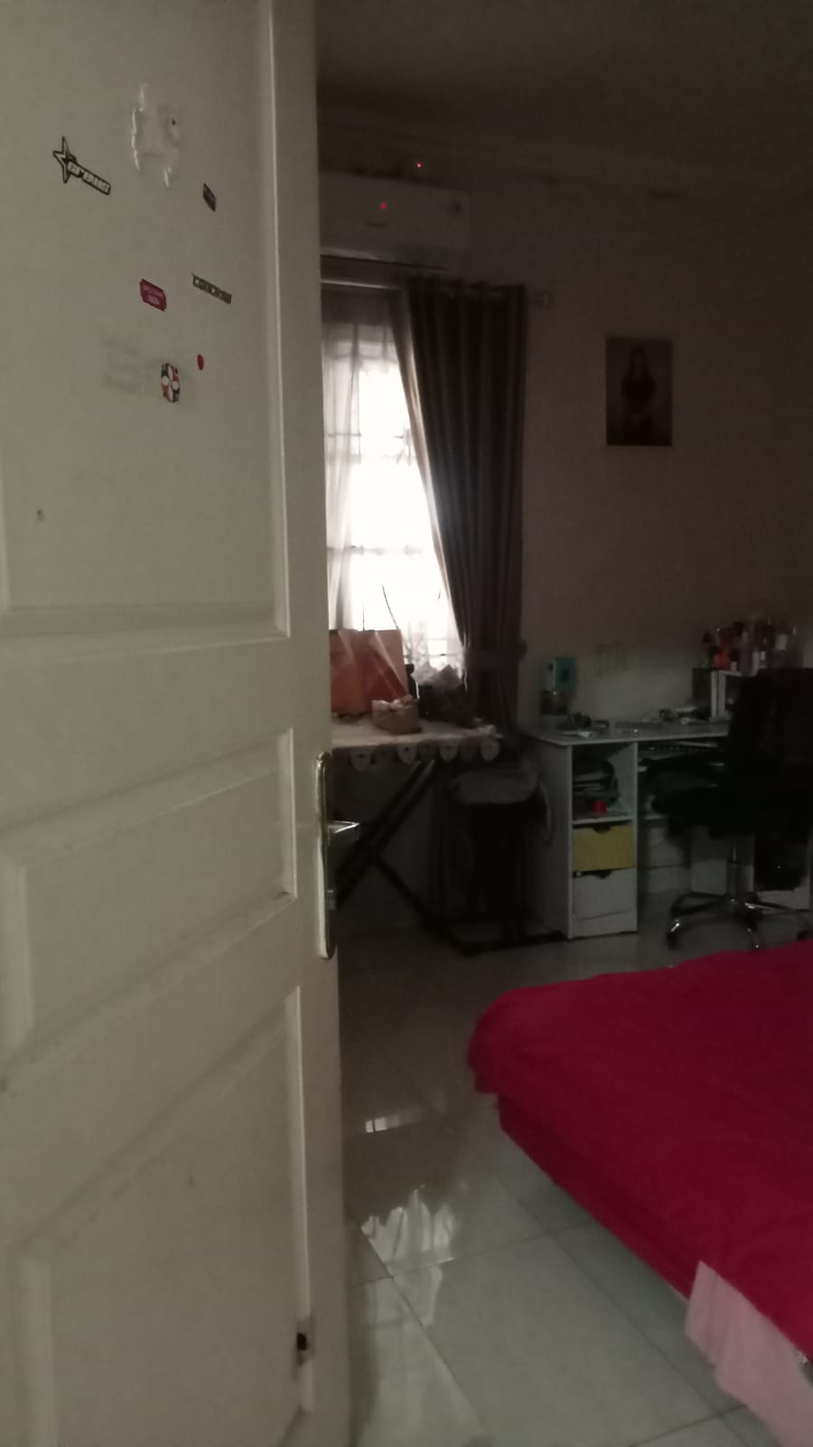 BU rumah Raffles hills Cibubur semi furnish Kawasan lengkap fasi