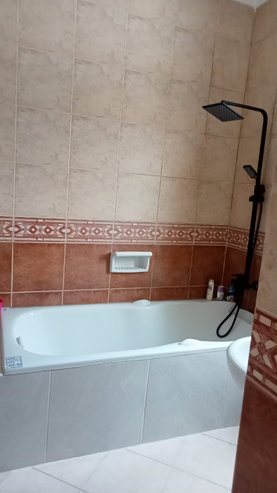 BU rumah Raffles hills Cibubur semi furnish Kawasan lengkap fasi