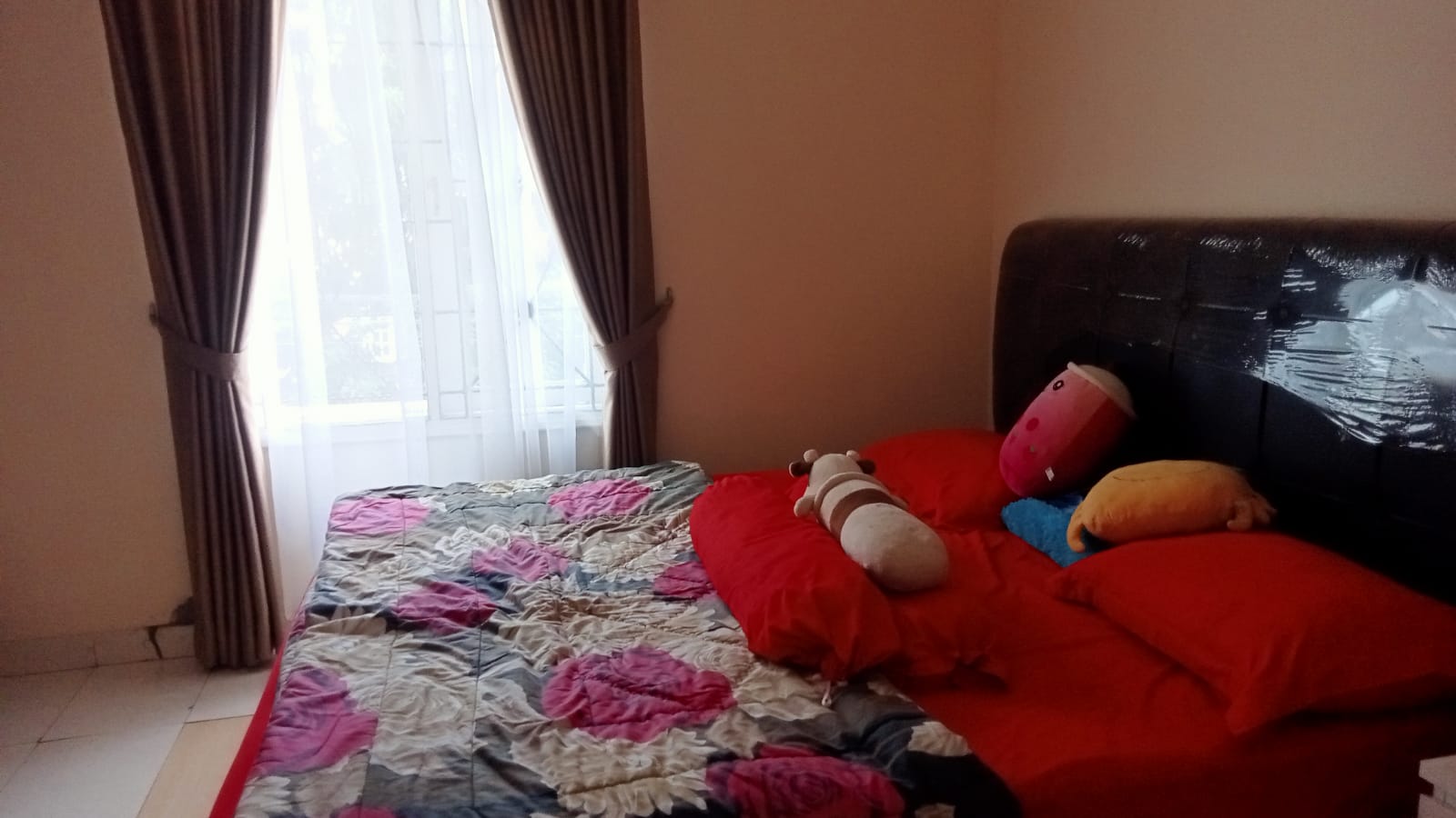 BU rumah Raffles hills Cibubur semi furnish Kawasan lengkap fasi