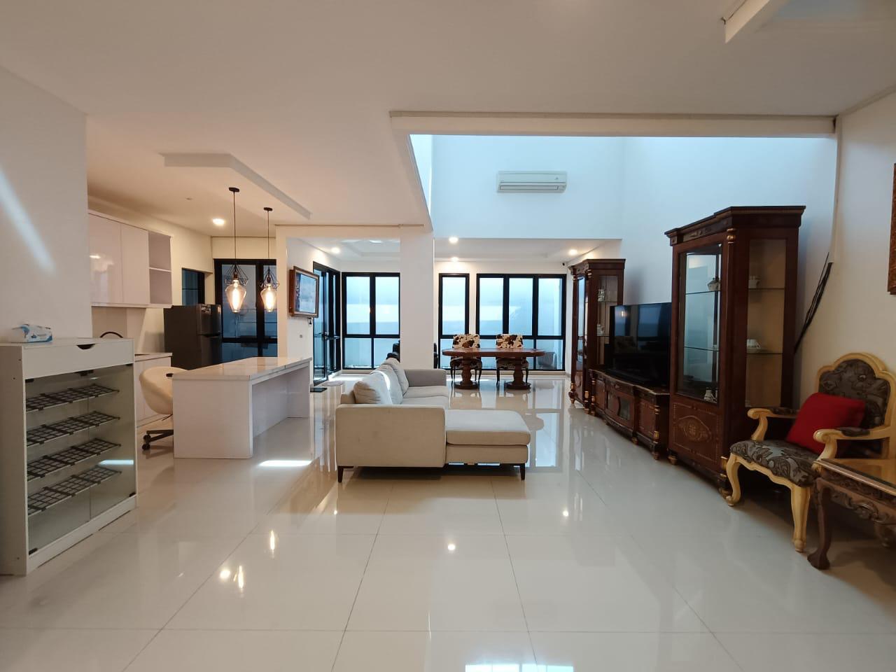 Jual rumah baru modern classic siap huni di Giri Loka 2, Serpong