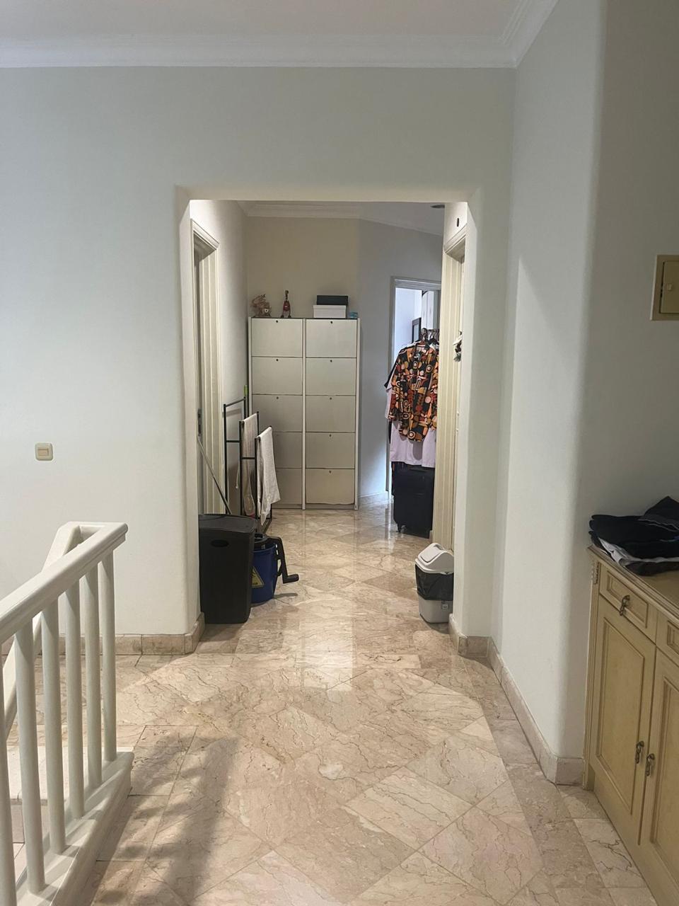 Jual rumah mewah hook dan strategis di Boulevard Palem Raya