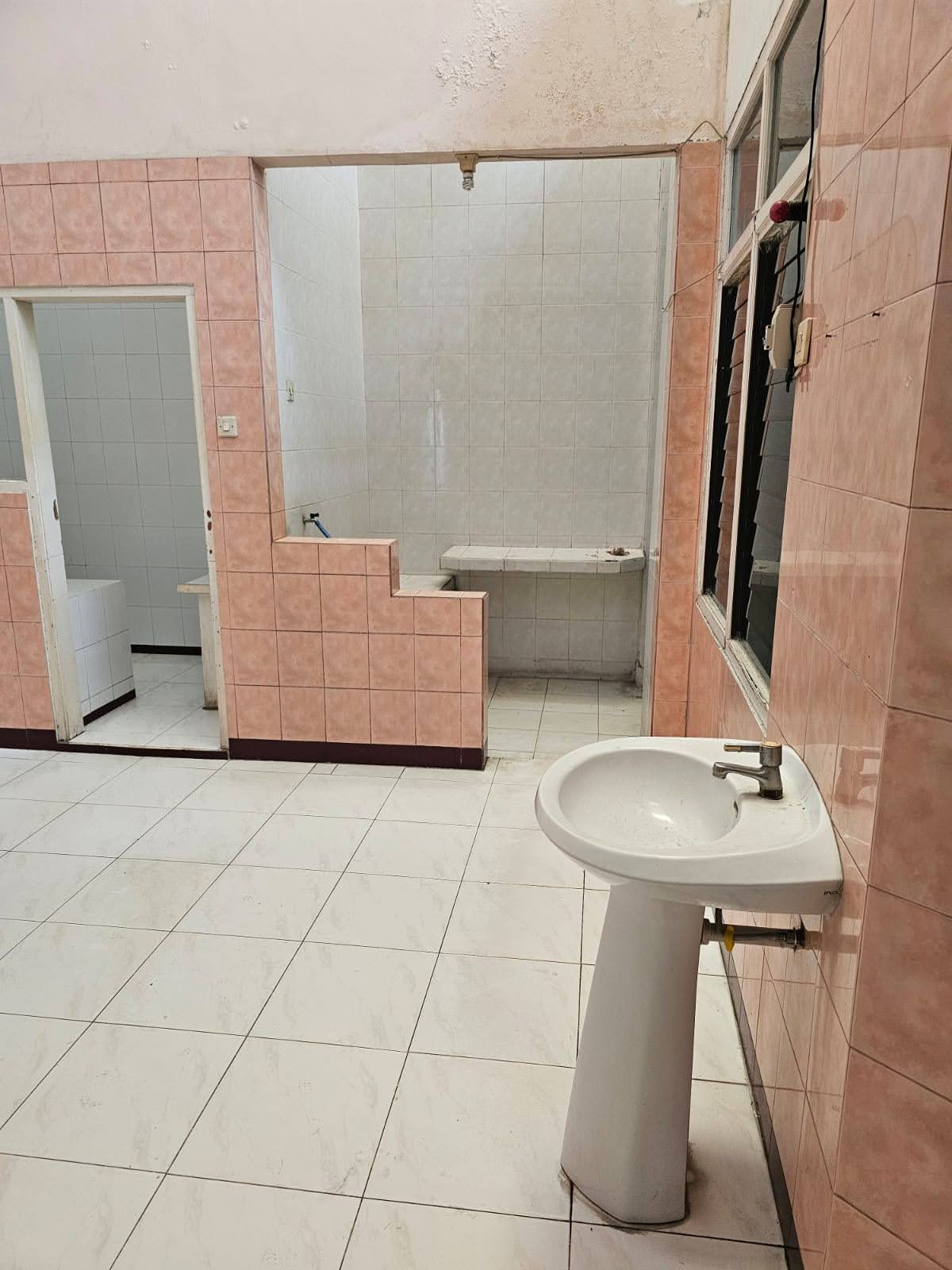 Jual Cepat, murah, butuh renov Rumah Nginden Intan Timur