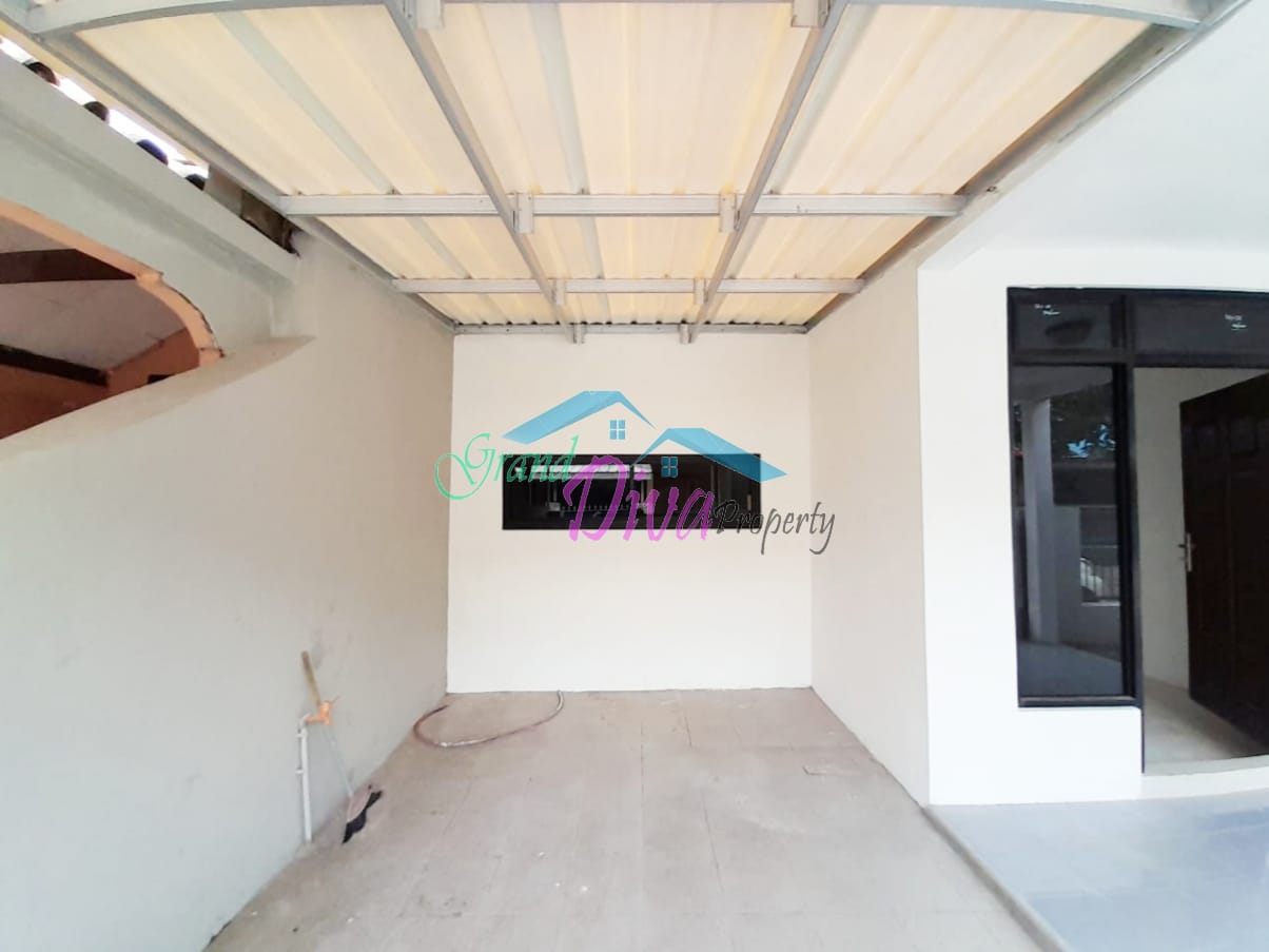 RUMAH DI SURYA MANDALA BEKASI SELATAN