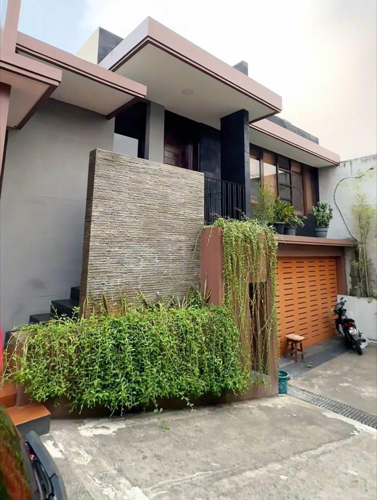 Jual rumah mewah modern elegan dan siap huni di Al Baidho
