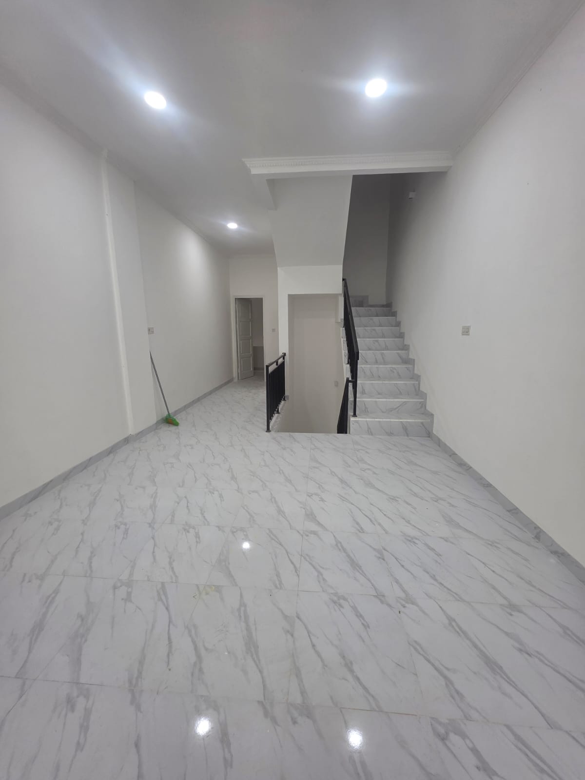 Jual sewa rumah baru di Tanjung Duren Utara, Grogol Petamburan,