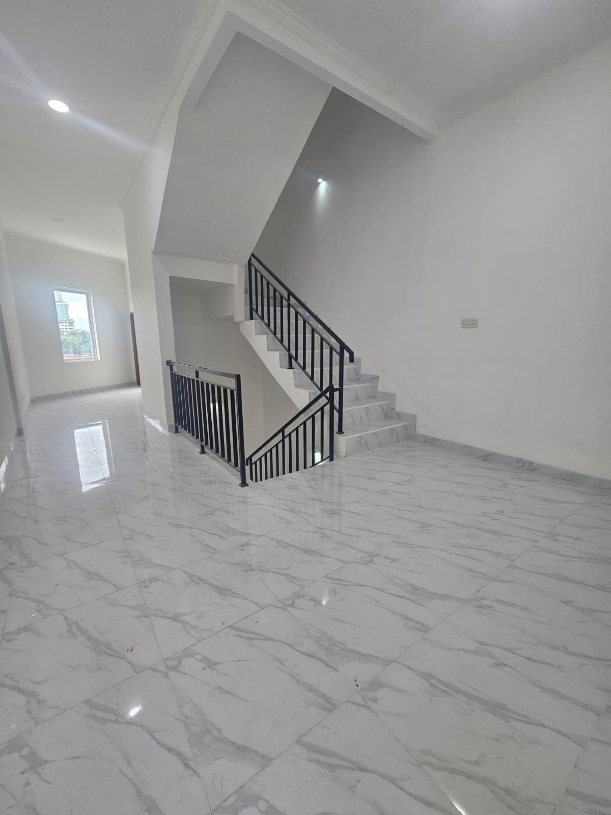 Jual sewa rumah baru di Tanjung Duren Utara, Grogol Petamburan,