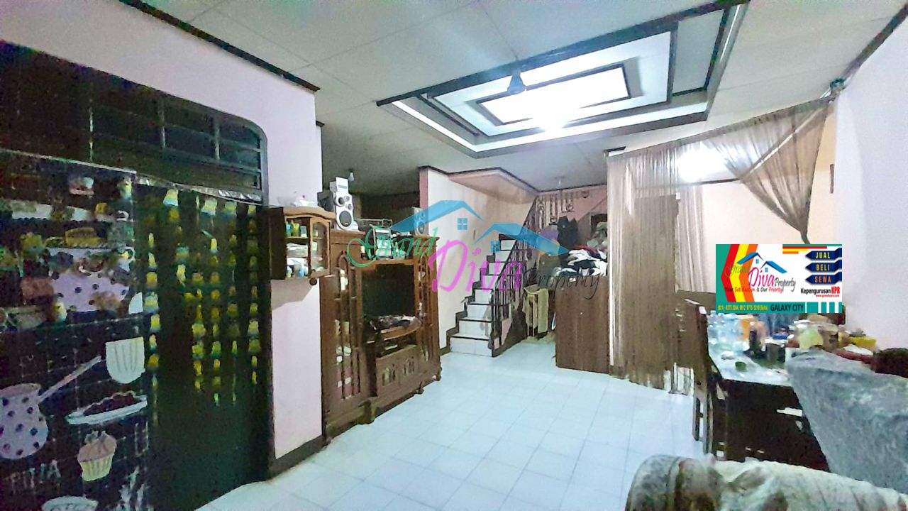 RUMAH 2 LANTAI  DI PERUMAHAN MASNAGA JAKASAMPURNA BEKASI