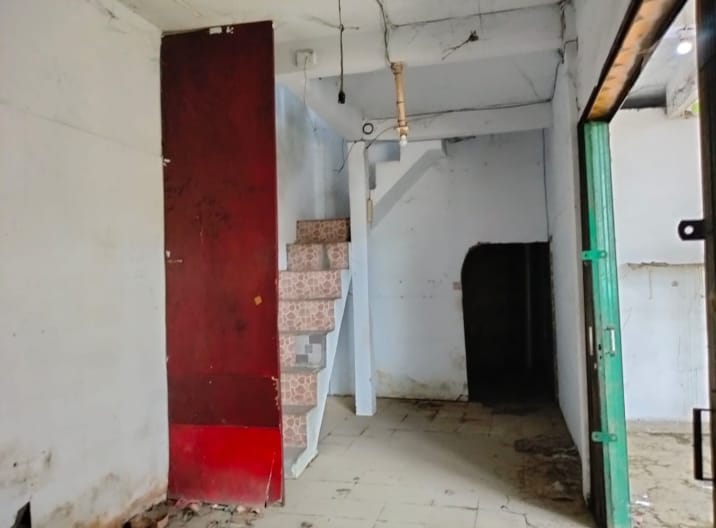 Rumah ex material pinggir jalan raya Kalimulya Depok