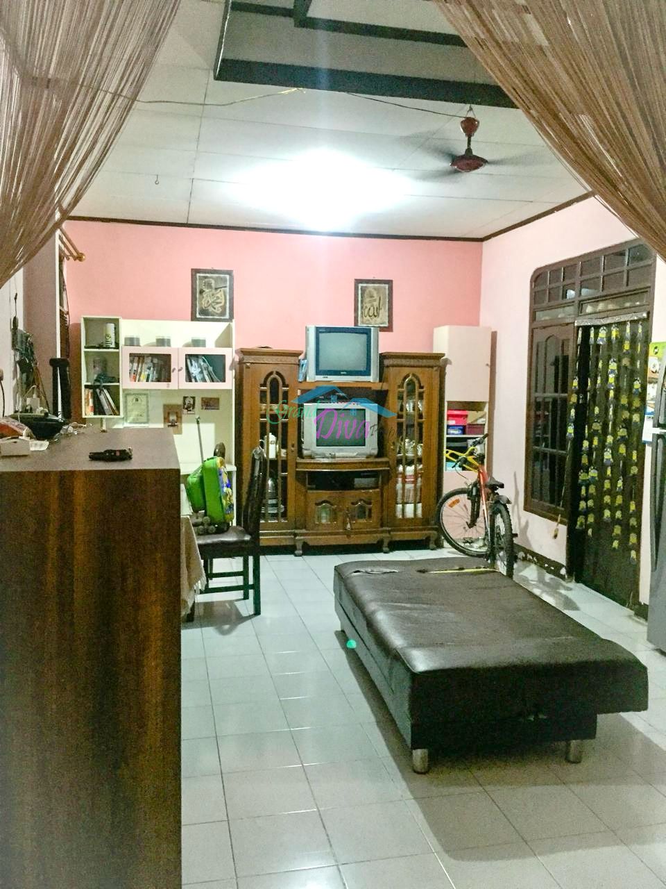 RUMAH 2 LANTAI  DI PERUMAHAN MASNAGA JAKASAMPURNA BEKASI