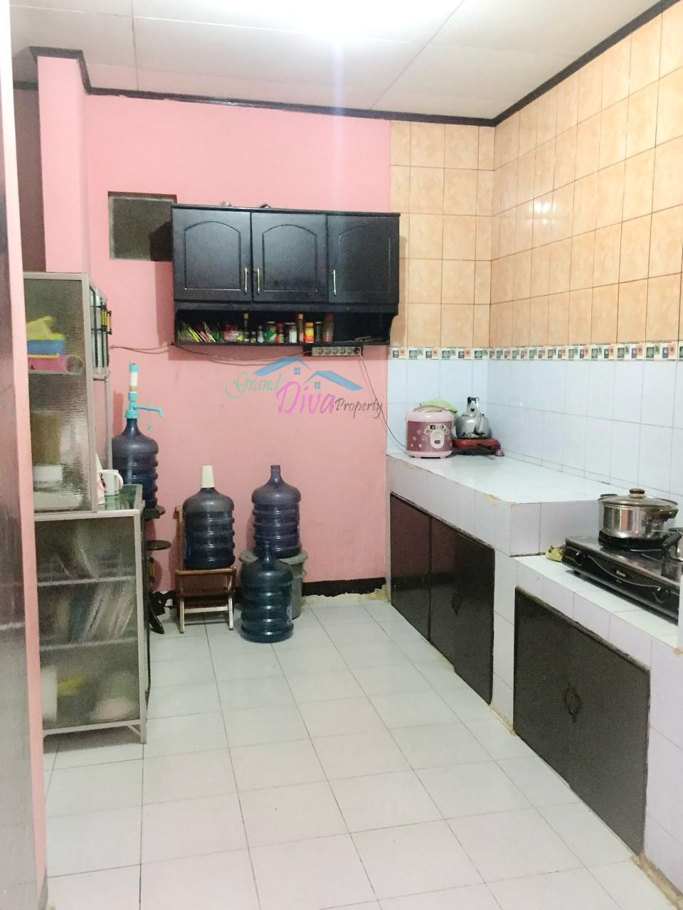 RUMAH 2 LANTAI  DI PERUMAHAN MASNAGA JAKASAMPURNA BEKASI