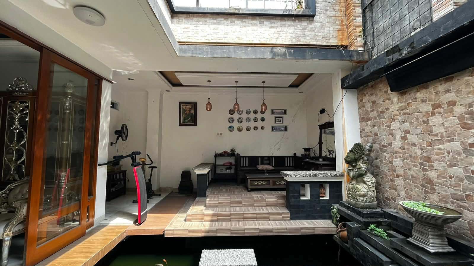 Dijual Rumah Furnished di Harapan Indah Cluster Taman Heliconia