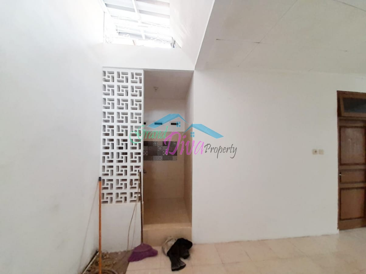 RUMAH DI SURYA MANDALA BEKASI SELATAN