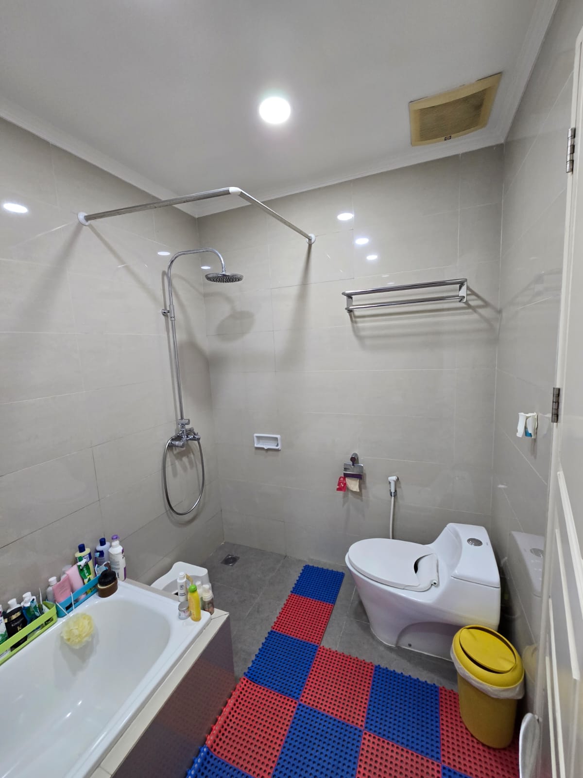 Jual rumah classic elegan dan siap huni di Opulence Residence D3