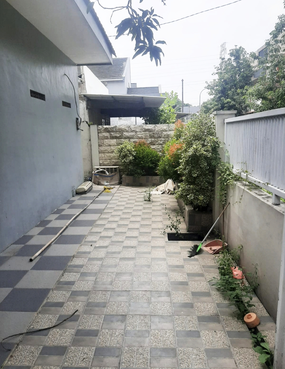 Jual Rumah Siap Huni Dukuh Kupang HGB Pemkot Dkt Mayjen Sungkono