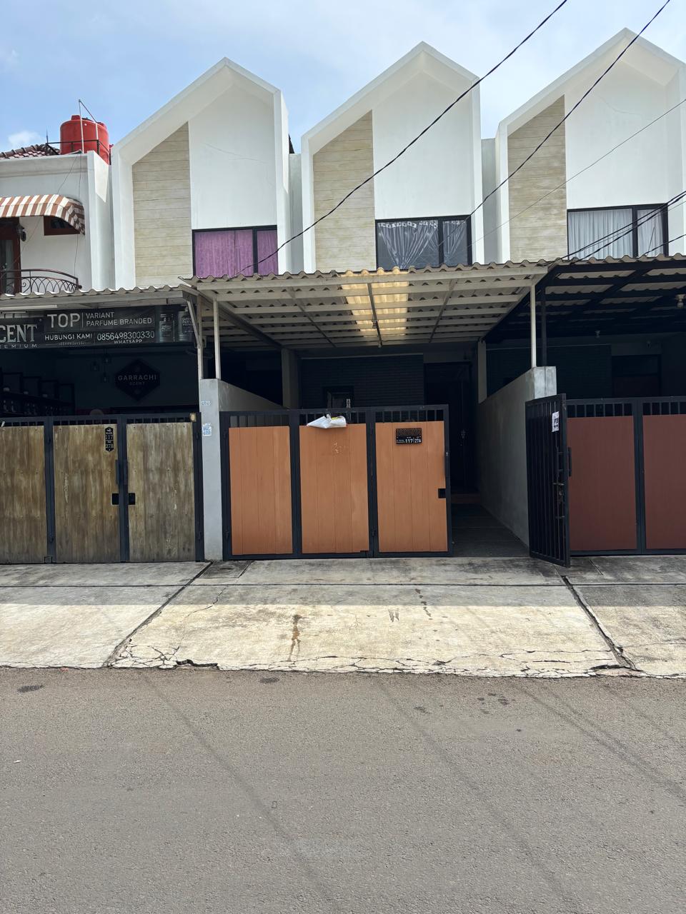 Dijual Rumah di Jl.Penyelesaian Tomang, Kembangan, Jakarta Barat