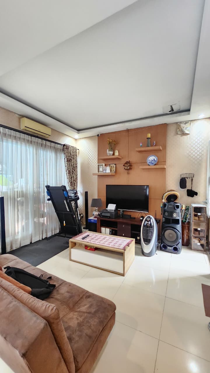 Dijual Cepat Rumah Bagus Siaphuni di Metland Menteng