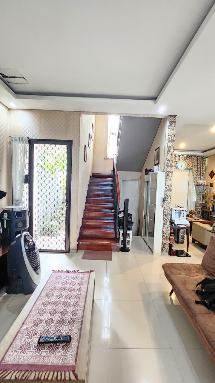 Dijual Cepat Rumah Bagus Siaphuni di Metland Menteng