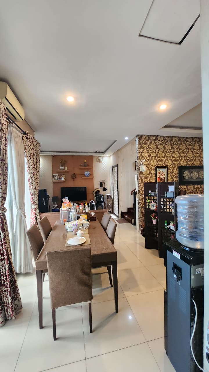 Dijual Cepat Rumah Bagus Siaphuni di Metland Menteng