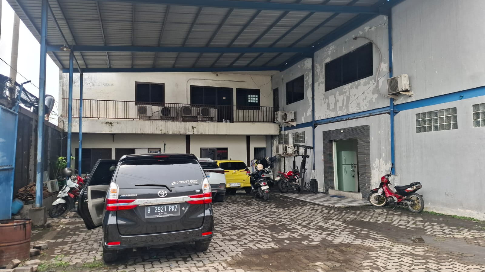 Gudang Langka Komplek Margomulyo Suri Mulia Blok Depan Bebas Ban