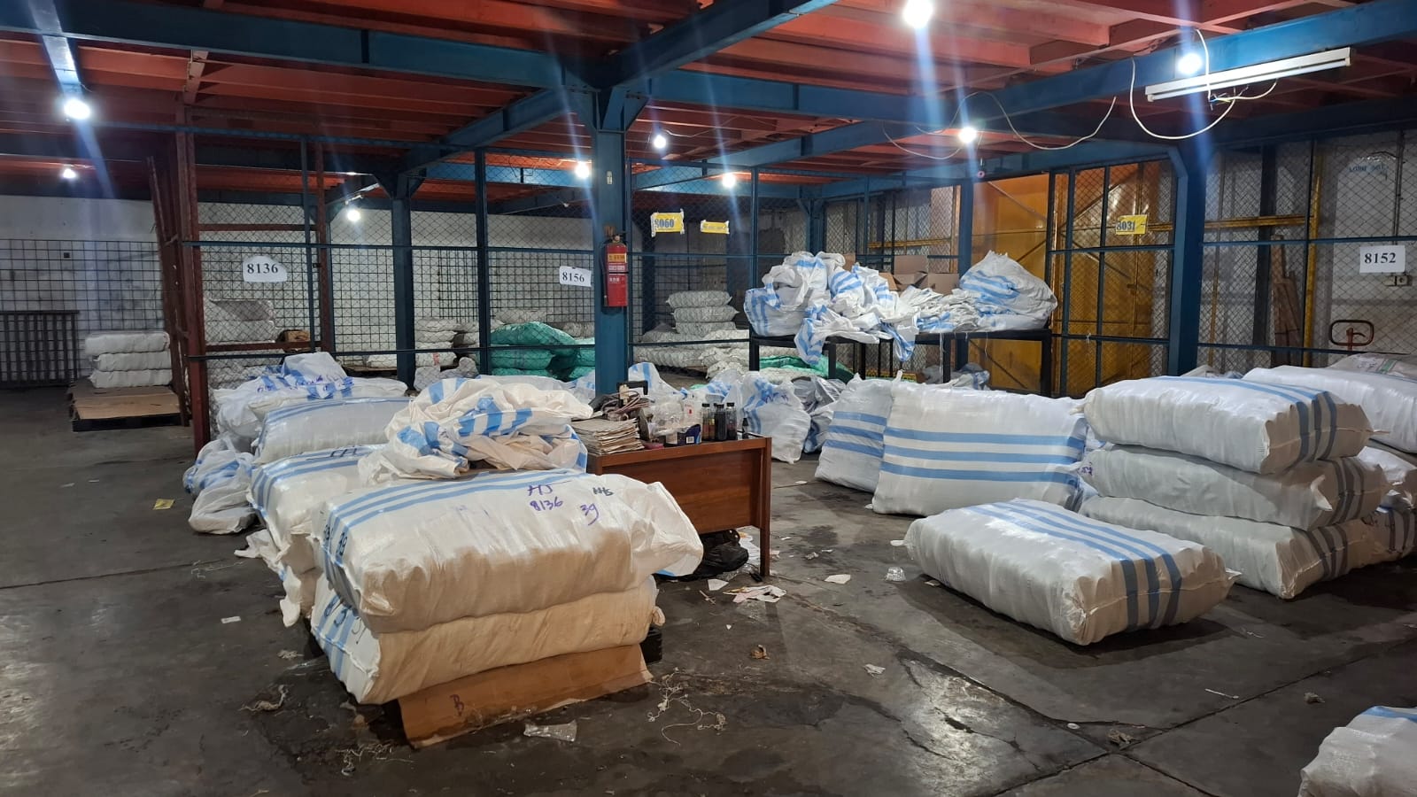 Gudang Langka Komplek Margomulyo Suri Mulia Blok Depan Bebas Ban