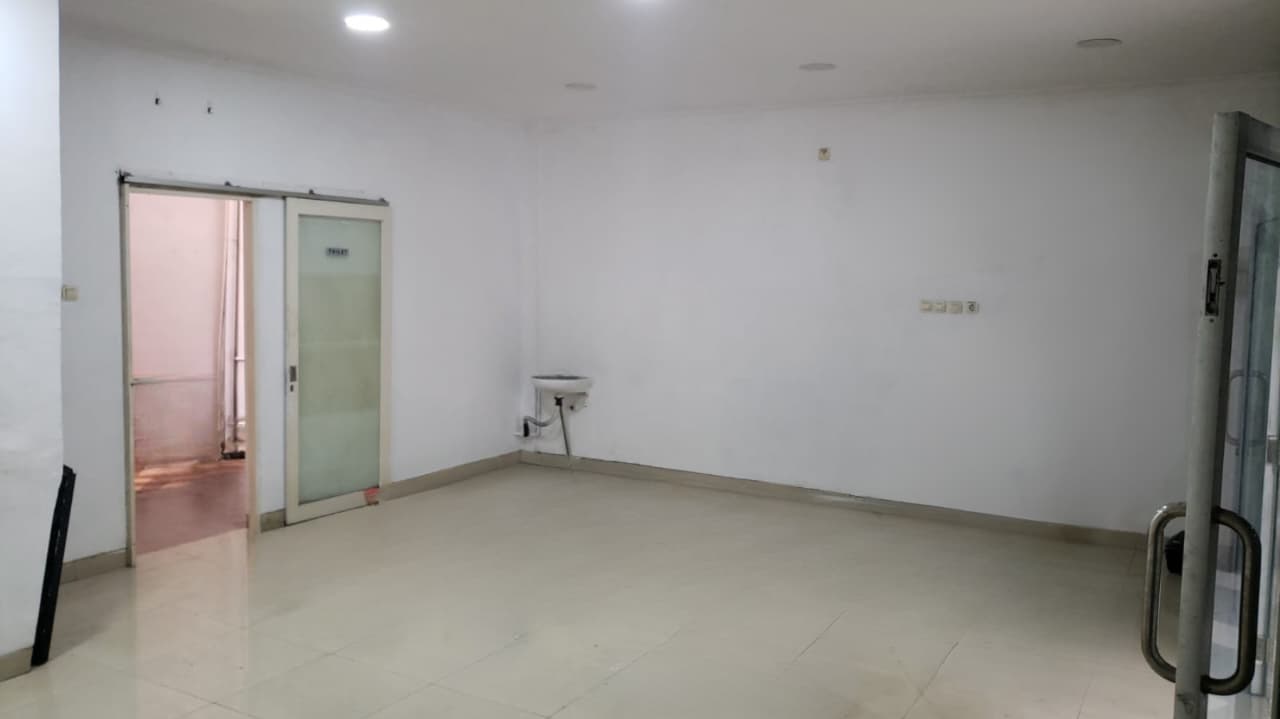 Disewakan Ruko Cemara di Harapan Indah Bekasi