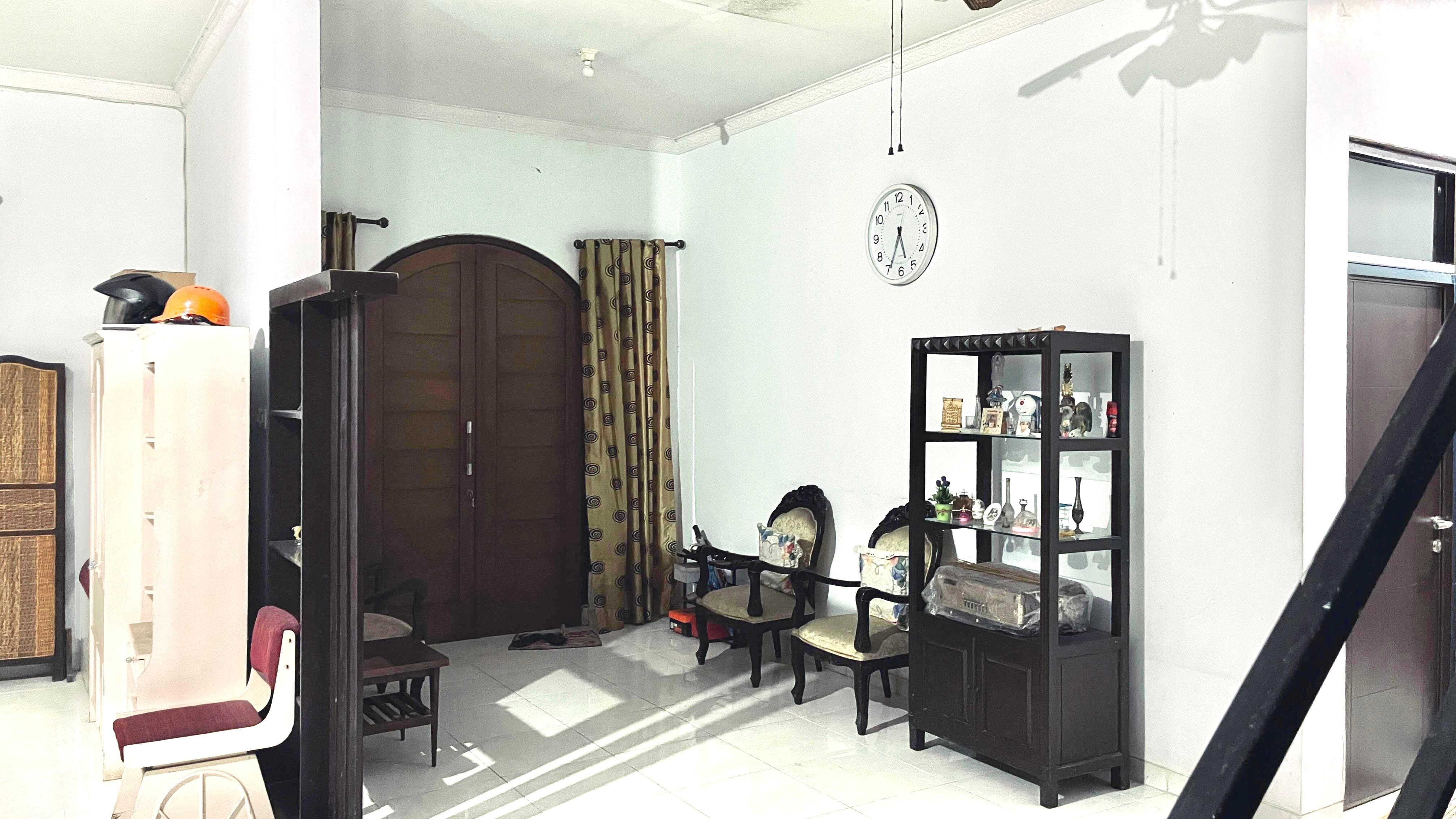 RUMAH BAGUS SEMIFURNISH DI KEMANG PRATAMA MURAH LOKASI BAGUS