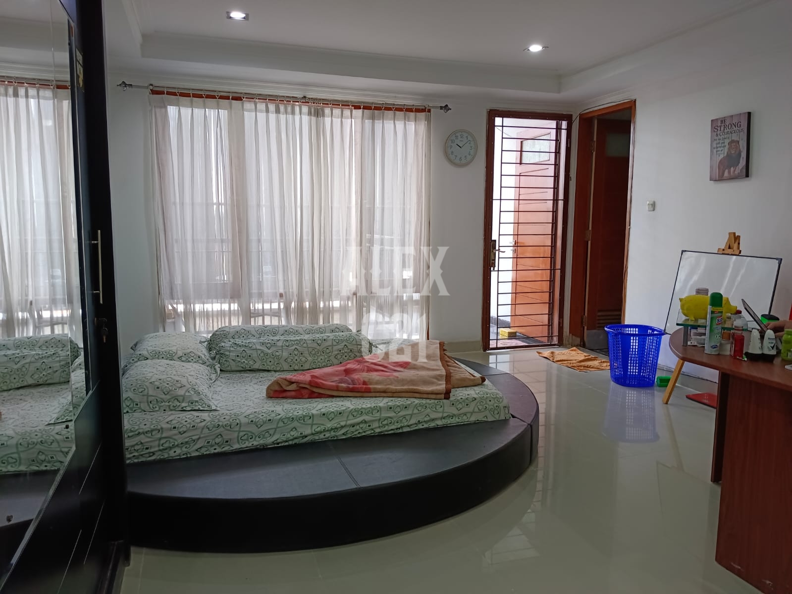 Jual bu sewa rumah mewah komplek di Palmerah,  Jakarta Pusat