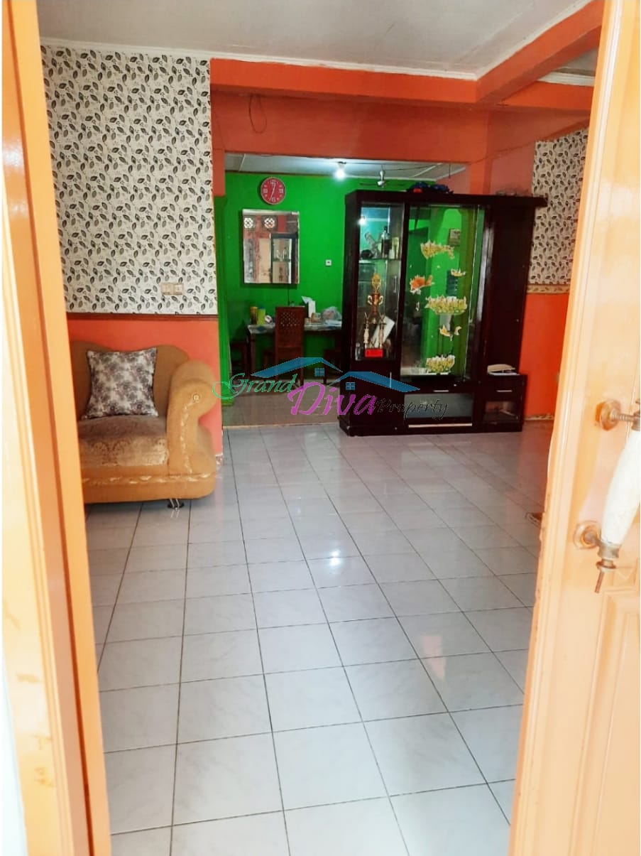 RUMAH DI JATIWARINGIN