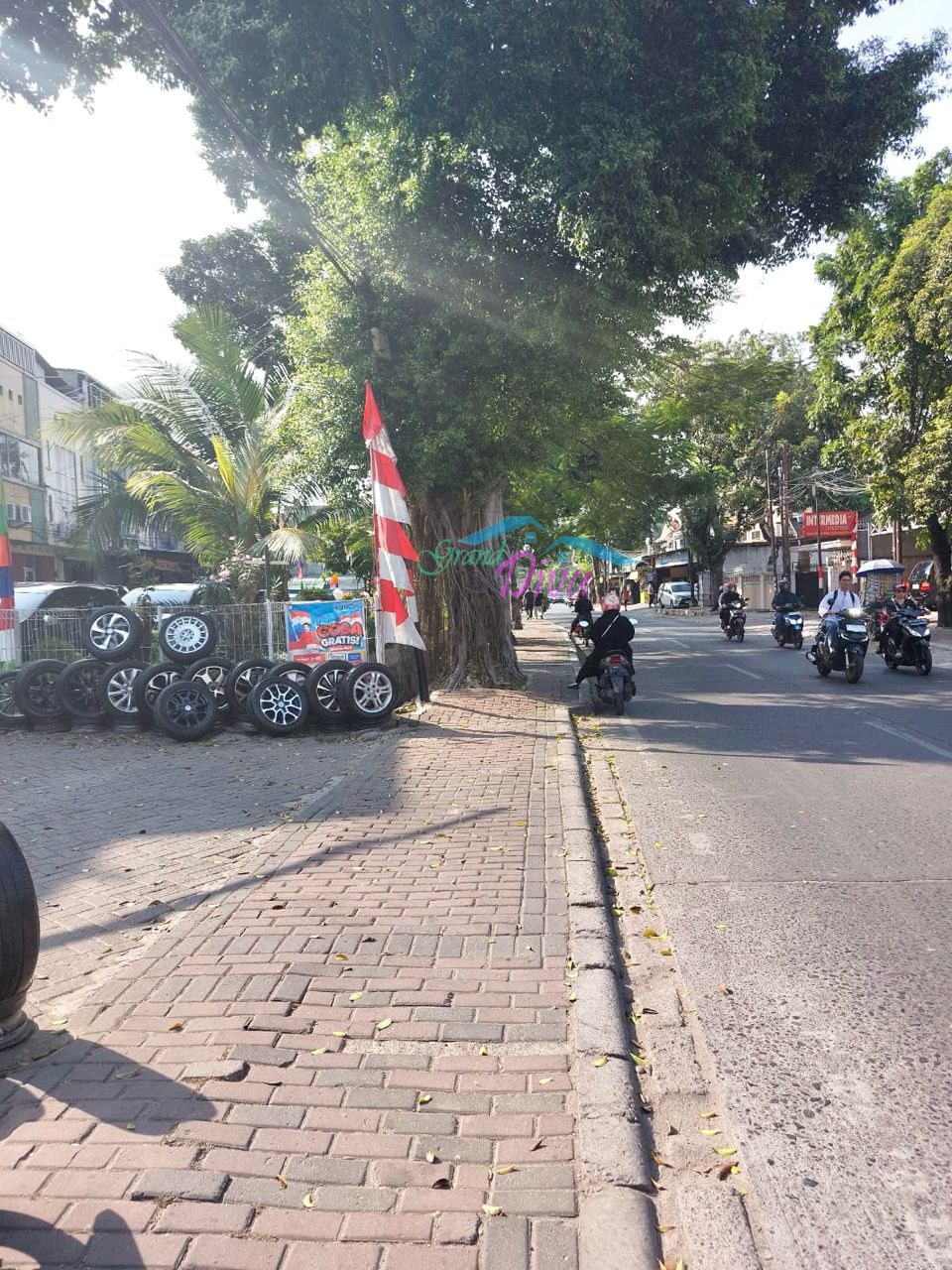 RUKO BAGUS LOKASI STRATEGIS dan SUDAH SHM DI MALAKA COUNTRY