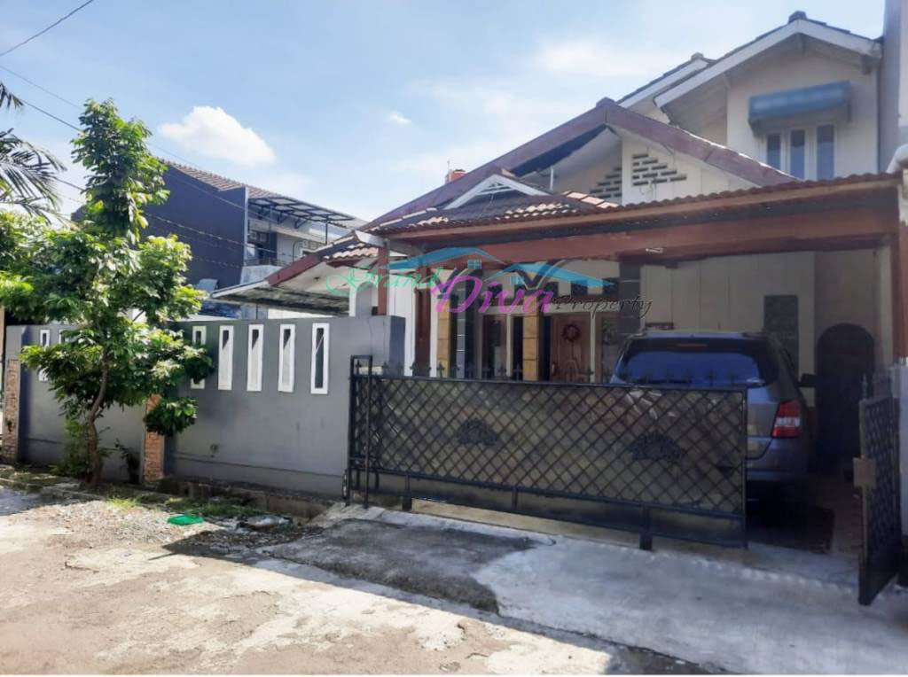 RUMAH DI JATIWARINGIN