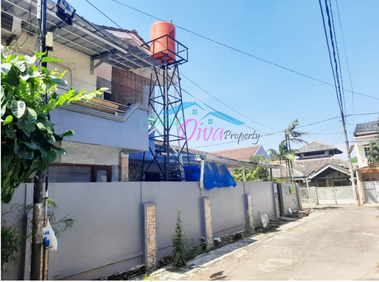 RUMAH DI JATIWARINGIN