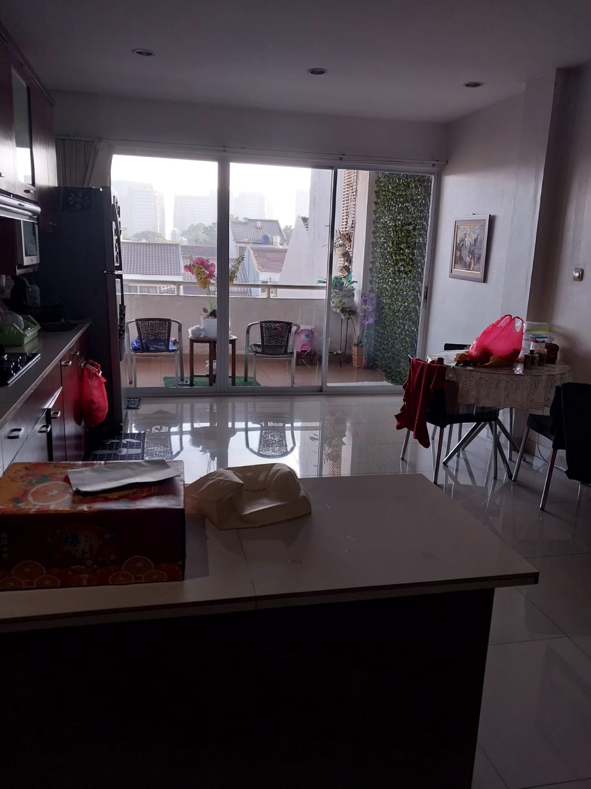 Jual ruko strategis dengan tempat tinggal di Bona Indah Plaza