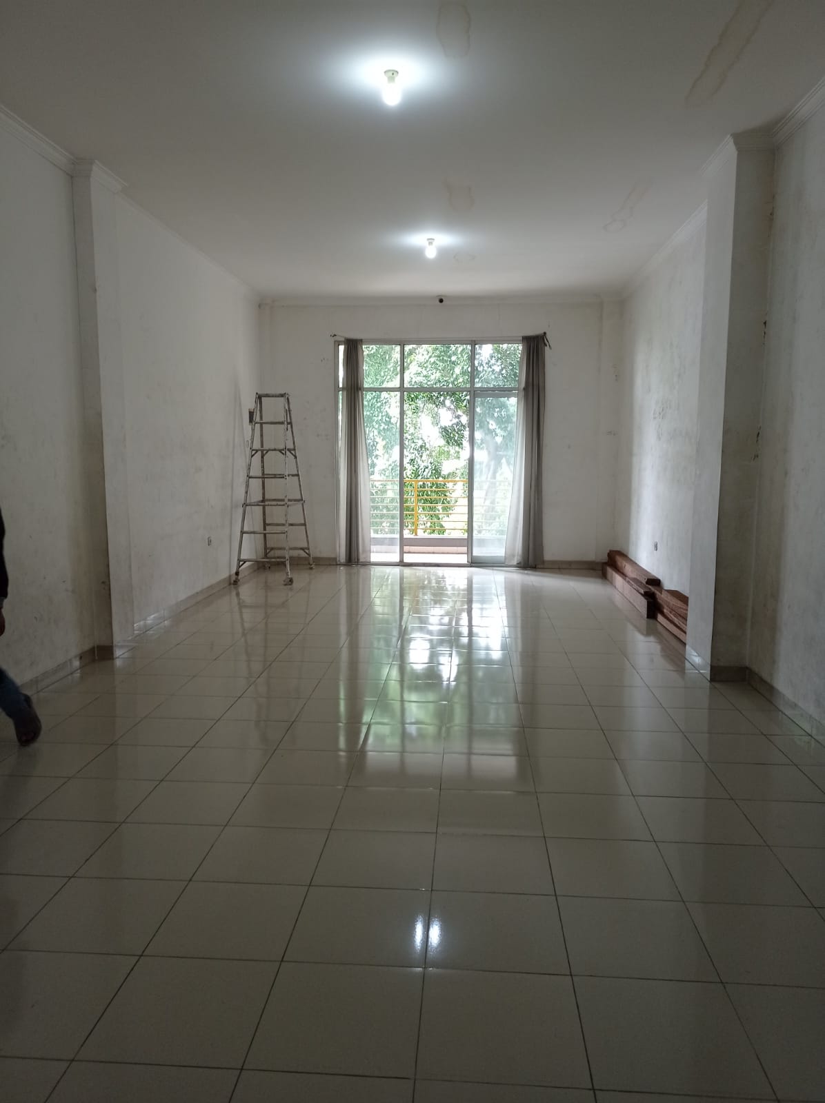 Sewakan ruko 4 lantai di Slipi, Palmerah, Jakarta Barat