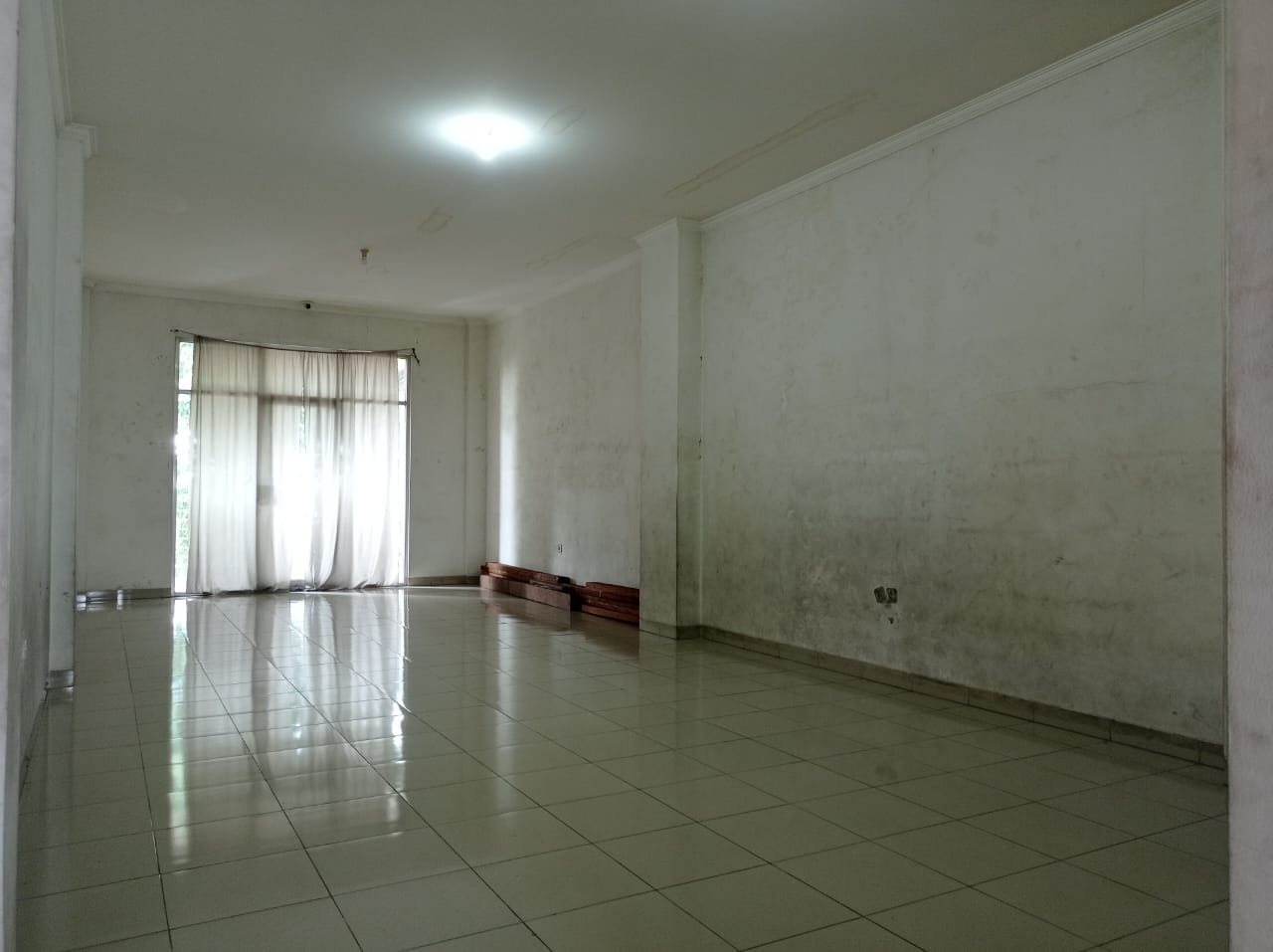 Sewakan ruko 4 lantai di Slipi, Palmerah, Jakarta Barat