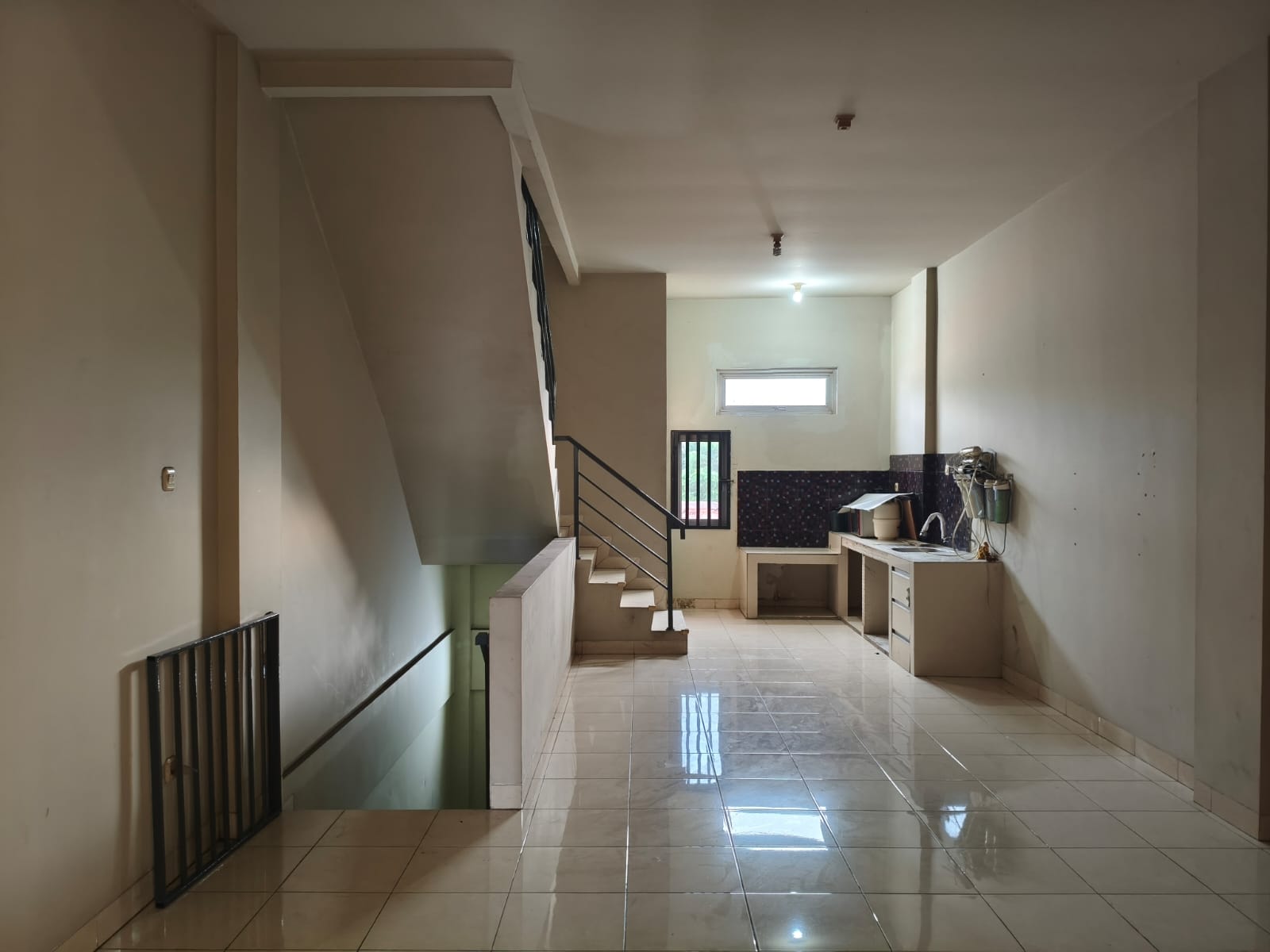 Jual ruko luas di Lenteng Agung, Jagakarsa, Jakarta Selatan