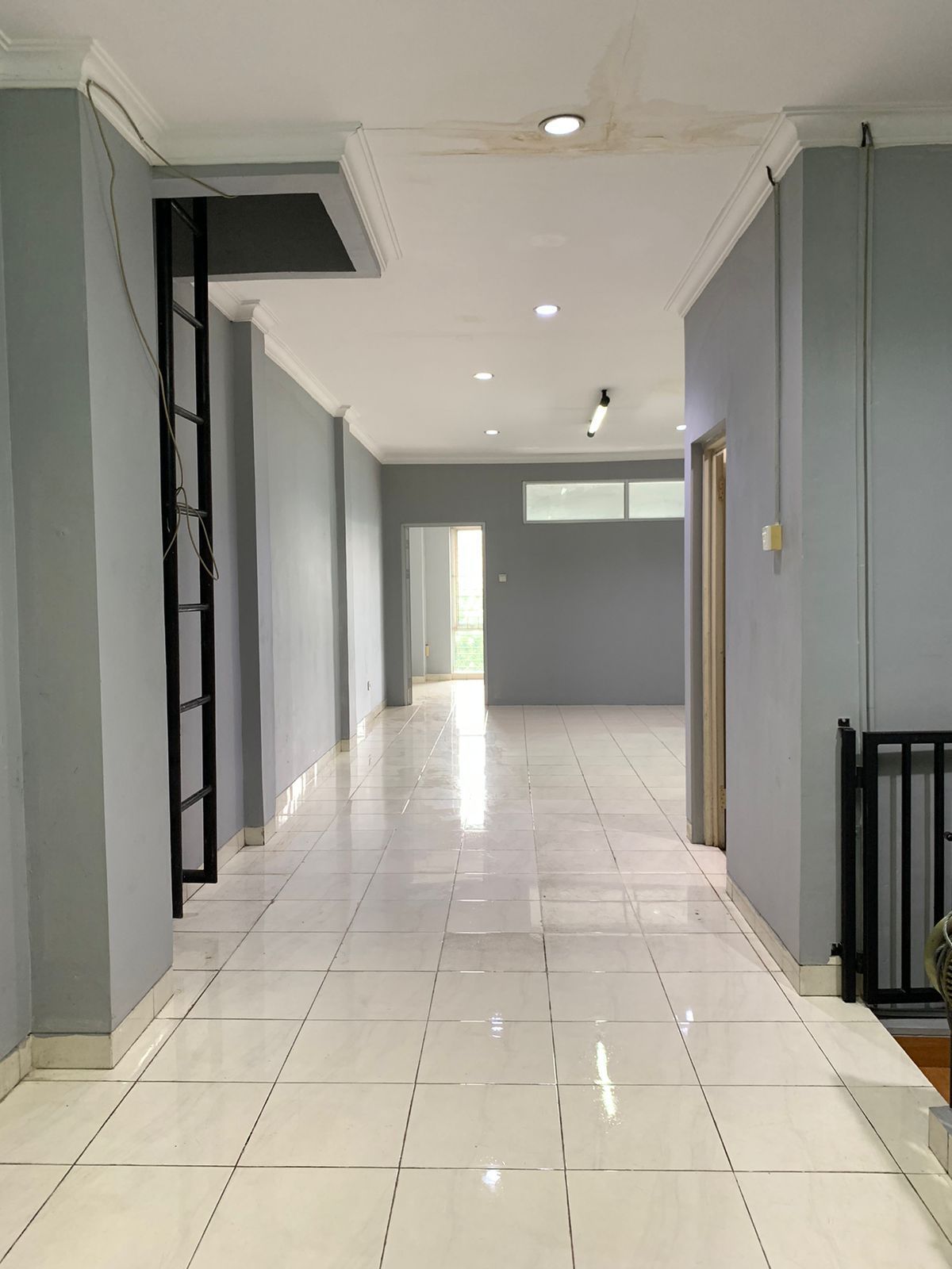 Jual ruko mewah full renovasi dan siap pakai di The City Resort