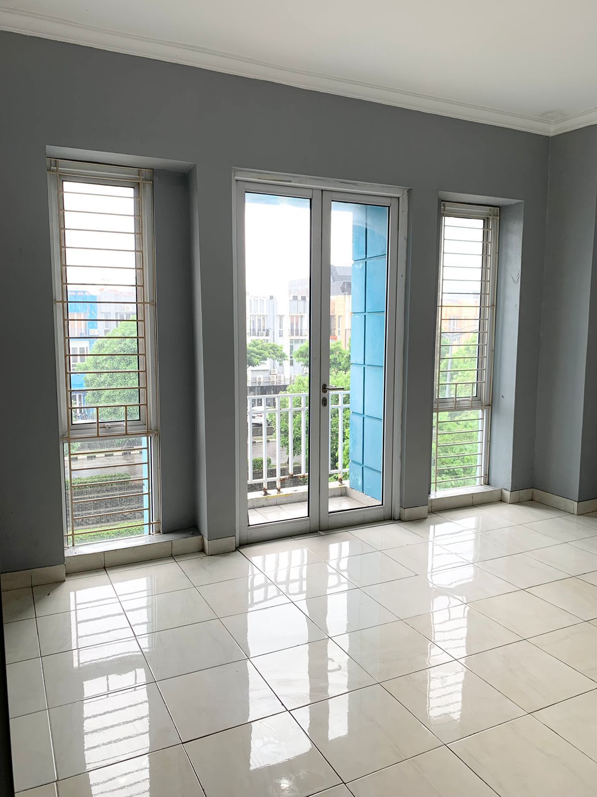 Jual ruko mewah full renovasi dan siap pakai di The City Resort