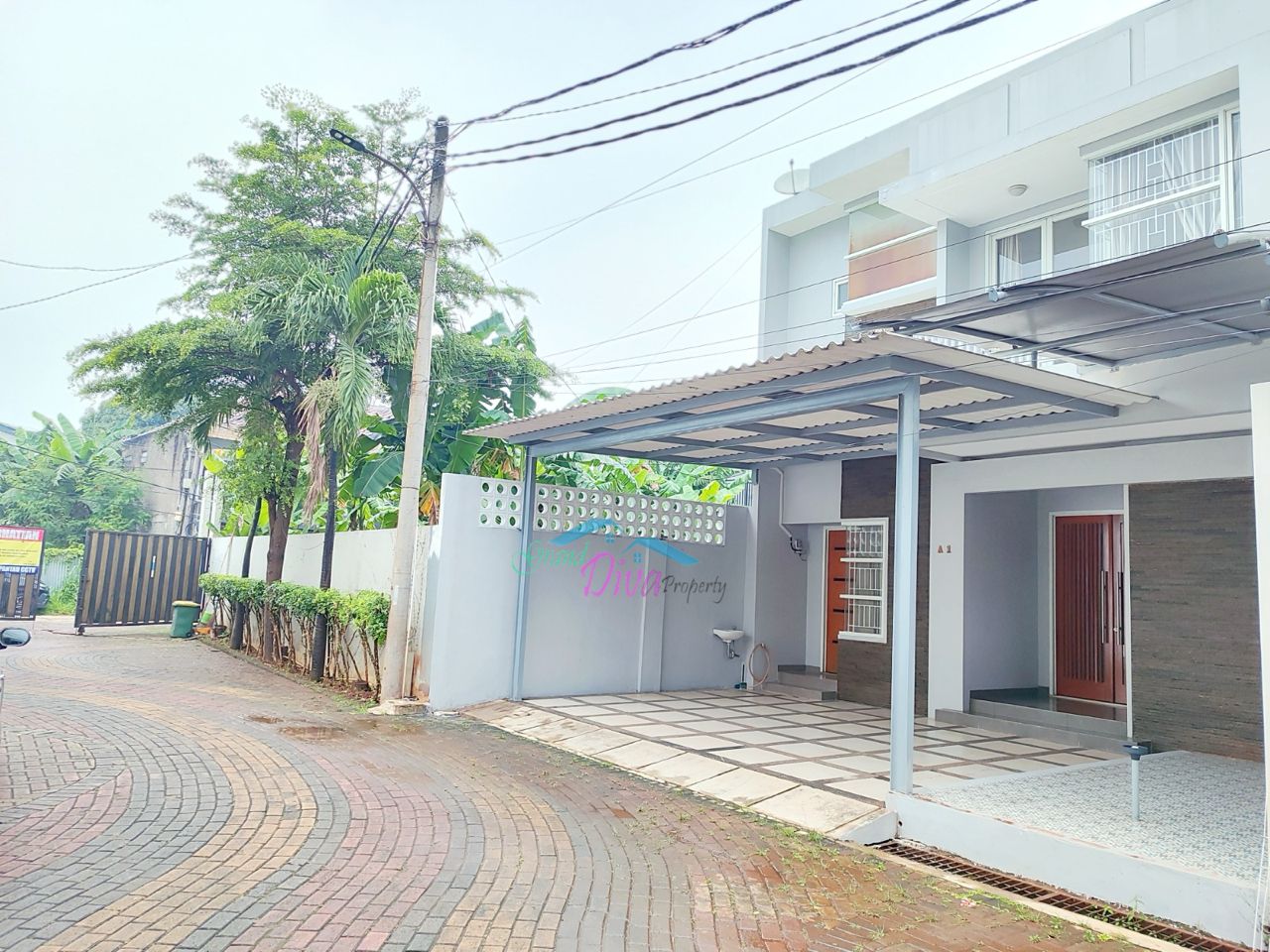 RUMAH BAGUS BARU RENOVASI DI CLUSTER THE REGENT RESIDENCE BEKASI