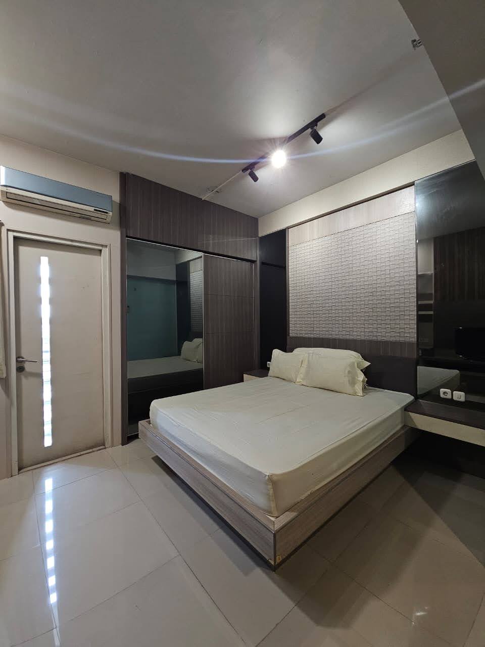 Dijual Apartemen THE SQUARE Lt 12 Surabaya dekat Univ Petra