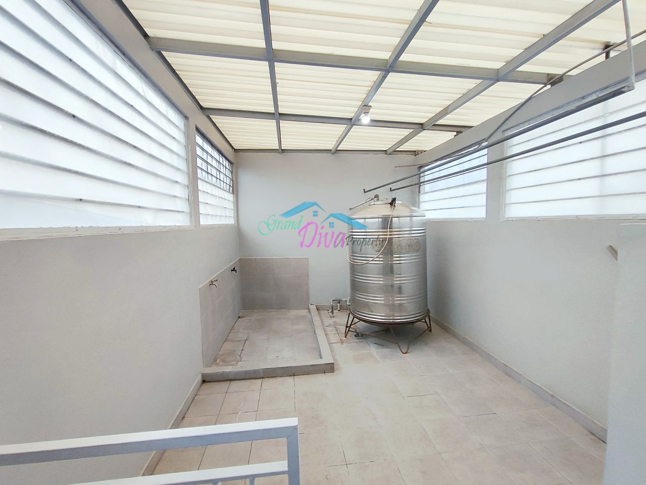 RUMAH BAGUS BARU RENOVASI DI CLUSTER THE REGENT RESIDENCE BEKASI