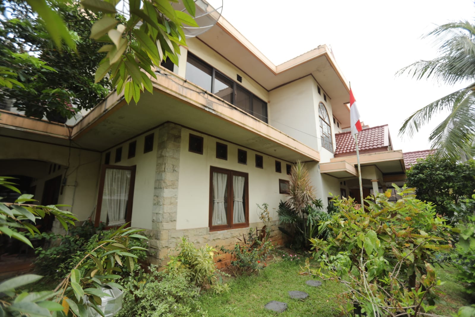 Rumah mewah dan tanah 400 m2 Gema Pesona Estate Depok