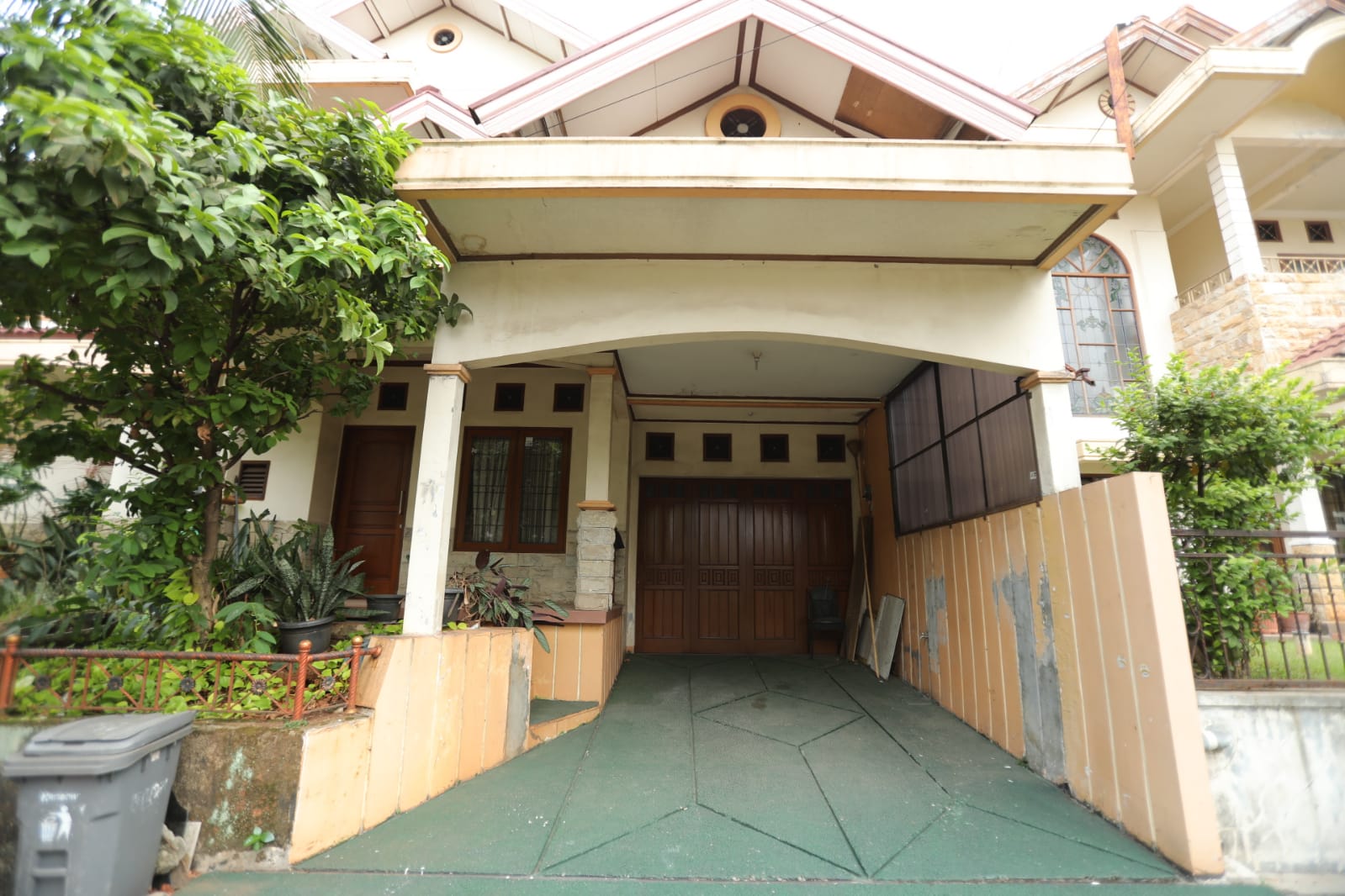 Rumah mewah dan tanah 400 m2 Gema Pesona Estate Depok