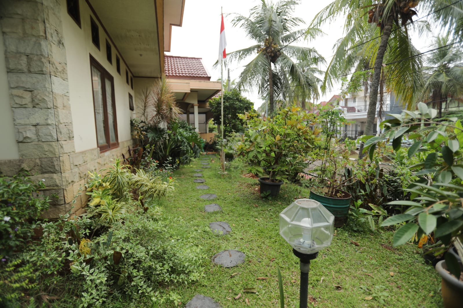 Rumah mewah dan tanah 400 m2 Gema Pesona Estate Depok