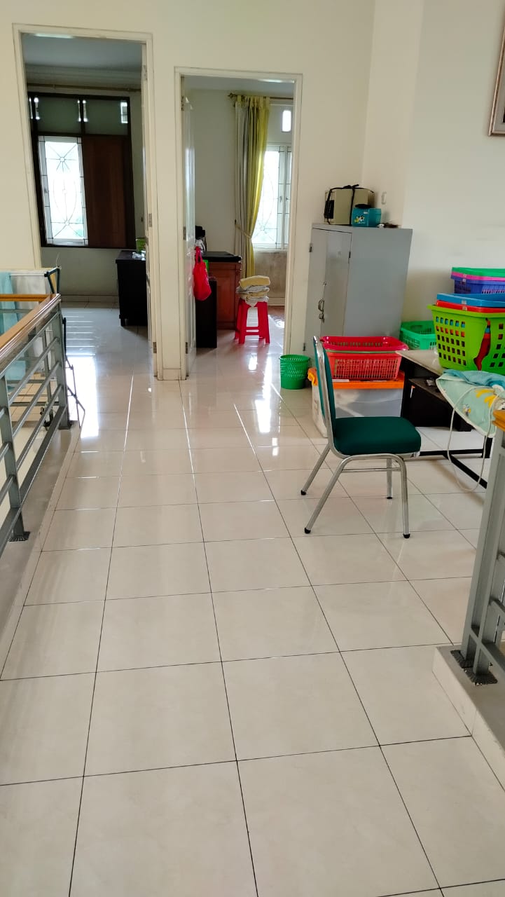 Jual rumah luas dan nyaman di Wisma Ratu 5,Jatimakmur,PondokGede