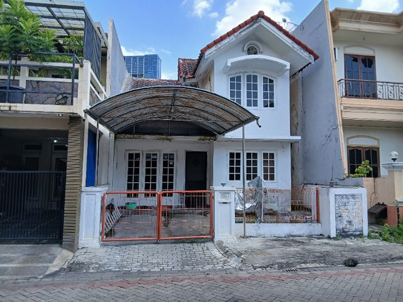 Dijual Rumah Siap Huni di Vila Valensia Pakuwon Indah, Surabaya
