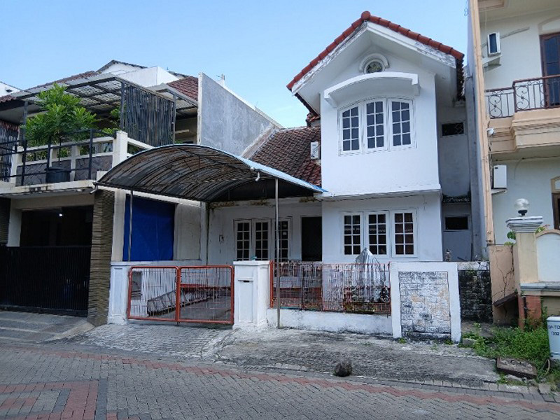 Dijual Rumah Siap Huni di Vila Valensia Pakuwon Indah, Surabaya